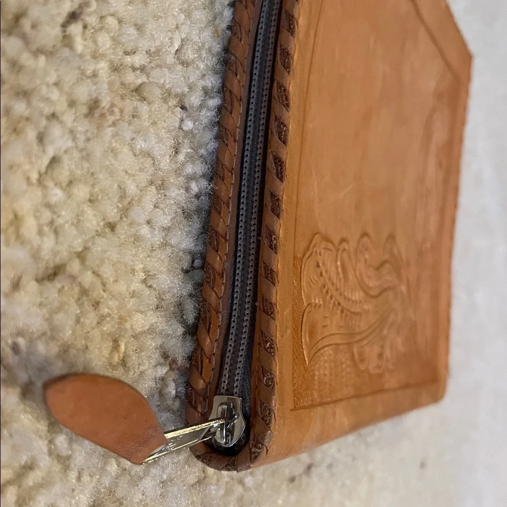 HANDMADE LEATHER BOOK COVER MADE IN PARAGUAY CULTURE FLOWER WAVES